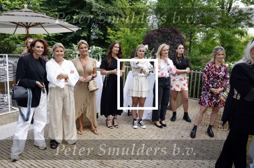 Amsterdam 14 juni 2022
 Presentatie shoeby kledinglijn van Lonneke Nooteboom bij Hotel Arena . Leontine Borsato Monique Westenberg en Mieke v Deursen