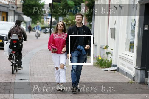 Alkmaar 7 juli 2022
Mary Borsato viert haar 77e verjaardag in eetcafe Pluim in Alkmaar.
Oa aanwezig Sylvana Borsato Romy Omtzigt Jacky Omtzigt Luca Borsato Jada Borsato Marco Borsato en Senna Borsato.