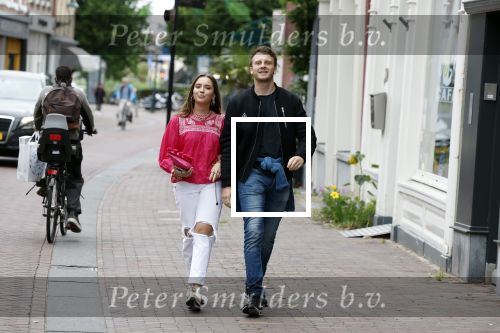 Alkmaar 7 juli 2022
Mary Borsato viert haar 77e verjaardag in eetcafe Pluim in Alkmaar.
Oa aanwezig Sylvana Borsato Romy Omtzigt Jacky Omtzigt Luca Borsato Jada Borsato Marco Borsato en Senna Borsato.