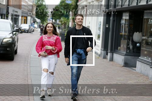 Alkmaar 7 juli 2022
Mary Borsato viert haar 77e verjaardag in eetcafe Pluim in Alkmaar.
Oa aanwezig Sylvana Borsato Romy Omtzigt Jacky Omtzigt Luca Borsato Jada Borsato Marco Borsato en Senna Borsato.