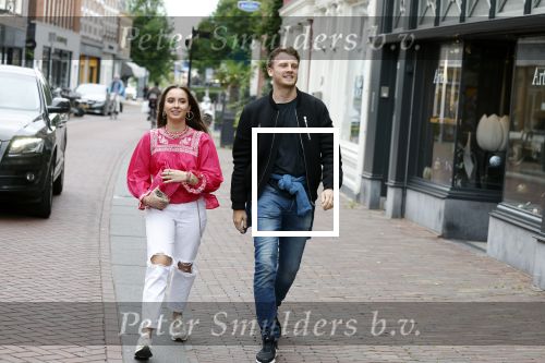 Alkmaar 7 juli 2022
Mary Borsato viert haar 77e verjaardag in eetcafe Pluim in Alkmaar.
Oa aanwezig Sylvana Borsato Romy Omtzigt Jacky Omtzigt Luca Borsato Jada Borsato Marco Borsato en Senna Borsato.
