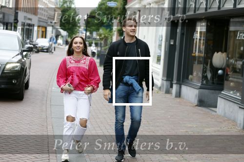 Alkmaar 7 juli 2022
Mary Borsato viert haar 77e verjaardag in eetcafe Pluim in Alkmaar.
Oa aanwezig Sylvana Borsato Romy Omtzigt Jacky Omtzigt Luca Borsato Jada Borsato Marco Borsato en Senna Borsato.