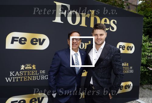 Wassenaar 6 juli 2022
Presentatie Forbes NL in samenwerking met FEEV op kasteel Wittenburg. Luiz Costa van Forbes Monaco en Forbes Nederland
