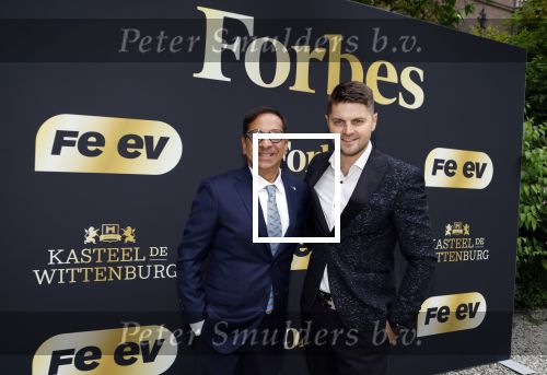 Wassenaar 6 juli 2022
Presentatie Forbes NL in samenwerking met FEEV op kasteel Wittenburg. Luiz Costa van Forbes Monaco en Forbes Nederland