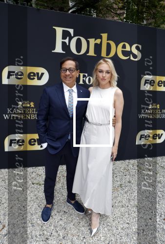 Wassenaar 6 juli 2022
Presentatie Forbes NL in samenwerking met FEEV op kasteel Wittenburg. Luiz Costa van Forbes Monaco en Forbes Nederland