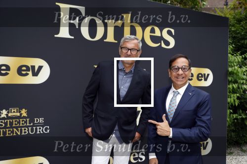Wassenaar 6 juli 2022
Presentatie Forbes NL in samenwerking met FEEV op kasteel Wittenburg. Luiz Costa van Forbes Monaco en Forbes Nederland