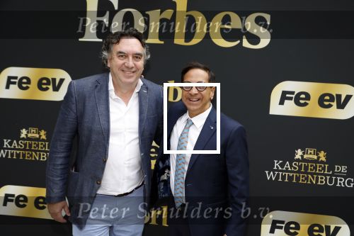Wassenaar 6 juli 2022
Presentatie Forbes NL in samenwerking met FEEV op kasteel Wittenburg. Luiz Costa van Forbes Monaco en Forbes Nederland en Nick Kouwenhoven