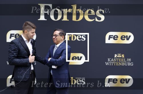 Wassenaar 6 juli 2022
Presentatie Forbes NL in samenwerking met FEEV op kasteel Wittenburg. Luiz Costa van Forbes Monaco en Forbes Nederland