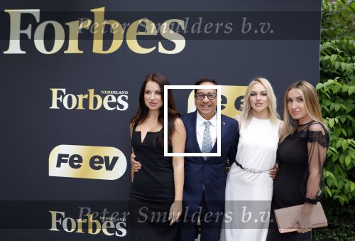 Wassenaar 6 juli 2022
Presentatie Forbes NL in samenwerking met FEEV op kasteel Wittenburg. Luiz Costa van Forbes Monaco en Forbes Nederland