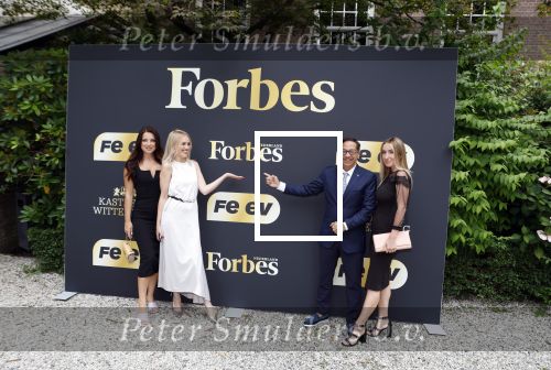 Wassenaar 6 juli 2022
Presentatie Forbes NL in samenwerking met FEEV op kasteel Wittenburg. Luiz Costa van Forbes Monaco en Forbes Nederland