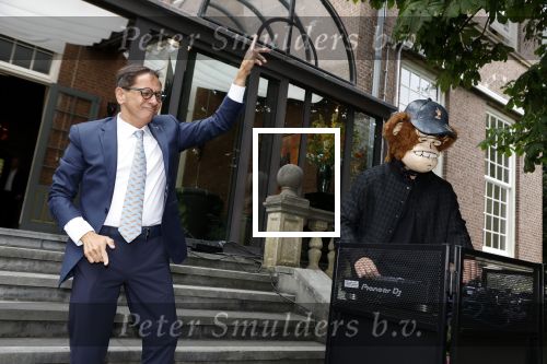 Wassenaar 6 juli 2022
Presentatie Forbes NL in samenwerking met FEEV op kasteel Wittenburg. Luiz Costa van Forbes Monaco en Forbes Nederland