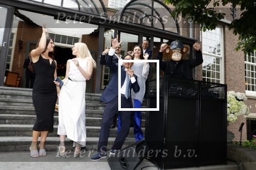 Wassenaar 6 juli 2022
Presentatie Forbes NL in samenwerking met FEEV op kasteel Wittenburg. Luiz Costa van Forbes Monaco en Forbes Nederland