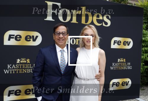 Wassenaar 6 juli 2022
Presentatie Forbes NL in samenwerking met FEEV op kasteel Wittenburg. Luiz Costa van Forbes Monaco en Forbes Nederland