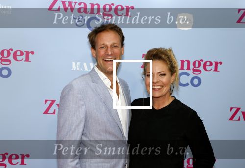 Amsterdam 25 juni 2022
Premiere zwanger en Co in Tuschinski .
Maaike Martens met partner Bart Meuter