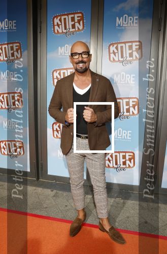 Amsterdam 24 maart 2022
Premiere Koefnoen in het nieuwe deLaMar theater.
Maik de Boer kwam met een kennis