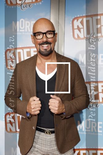 Amsterdam 24 maart 2022
Premiere Koefnoen in het nieuwe deLaMar theater.
Maik de Boer kwam met een kennis
