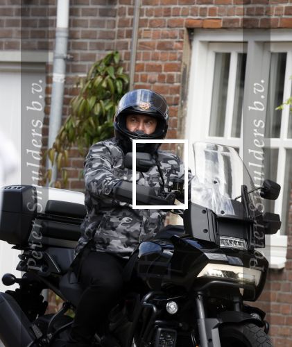 Alkmaar 14 juli 2022
Marco Borsato op zijn nieuwe Harley davidson Pan America 1250 Specoal Motor in de straten van Alkmaar .