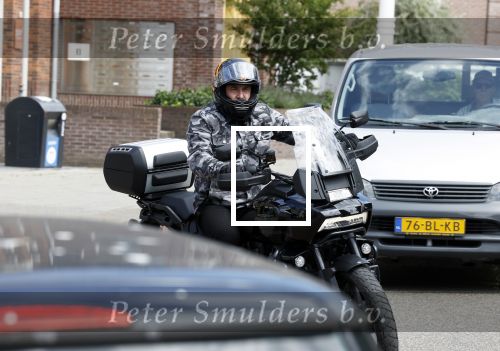 Alkmaar 14 juli 2022
Marco Borsato op zijn nieuwe Harley davidson Pan America 1250 Specoal Motor in de straten van Alkmaar .