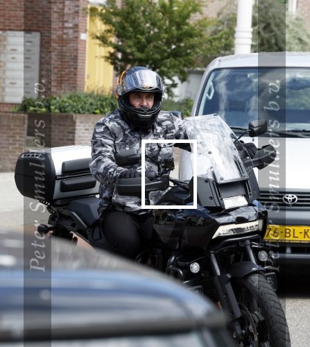 Alkmaar 14 juli 2022
Marco Borsato op zijn nieuwe Harley davidson Pan America 1250 Specoal Motor in de straten van Alkmaar .