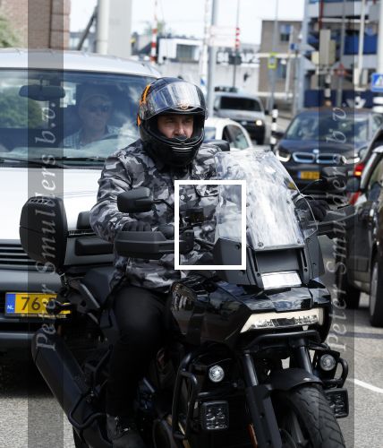 Alkmaar 14 juli 2022
Marco Borsato op zijn nieuwe Harley davidson Pan America 1250 Specoal Motor in de straten van Alkmaar .