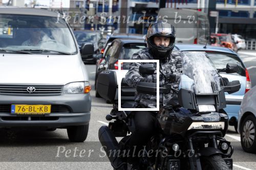 Alkmaar 14 juli 2022
Marco Borsato op zijn nieuwe Harley davidson Pan America 1250 Specoal Motor in de straten van Alkmaar .