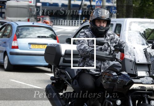 Alkmaar 14 juli 2022
Marco Borsato op zijn nieuwe Harley davidson Pan America 1250 Specoal Motor in de straten van Alkmaar .