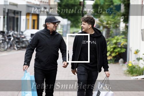 Alkmaar 7 juli 2022
Mary Borsato viert haar 77e verjaardag in eetcafe Pluim in Alkmaar.
Oa aanwezig Sylvana Borsato Romy Omtzigt Jacky Omtzigt Luca Borsato Jada Borsato Marco Borsato en Senna Borsato.
