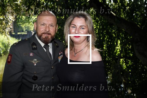 Haarzuilens 22 juni 2022
Haringparty bij kasteel de Haar in Haarzuilens .
Marco Kroon met zijn vrouw