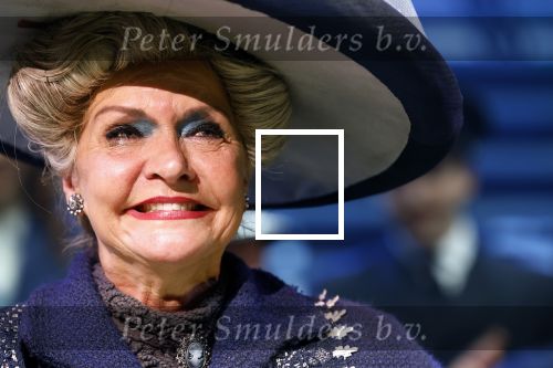 Amsterdam 12 juli 2022
Mariska v Kolck wordt na voorstelling de titanic in het nieuwe delamar theater gehuldigd door Hans Cornelisse ivm haar 25 jarig musical leven..