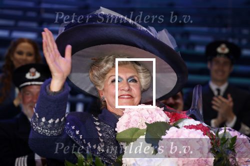 Amsterdam 12 juli 2022
Mariska v Kolck wordt na voorstelling de titanic in het nieuwe delamar theater gehuldigd door Hans Cornelisse ivm haar 25 jarig musical leven..
