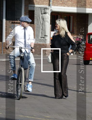 Amsterdam 14 juni 2022
Ontbijt georganisserd door Linda.nl en Victoria Koblenko met haar man Evgeniy Levchenko. Er is een aktie #bloemenvoorOekraine in het leven geroepen. Mart Visser en Karin Dijksman