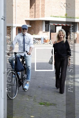 Amsterdam 14 juni 2022
Ontbijt georganisserd door Linda.nl en Victoria Koblenko met haar man Evgeniy Levchenko. Er is een aktie #bloemenvoorOekraine in het leven geroepen. Mart Visser en Karin Dijksman