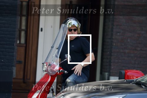 Amsterdam 18 juli 2022
Martijn Krabbe doet boodschappen op zijn vespa scooter