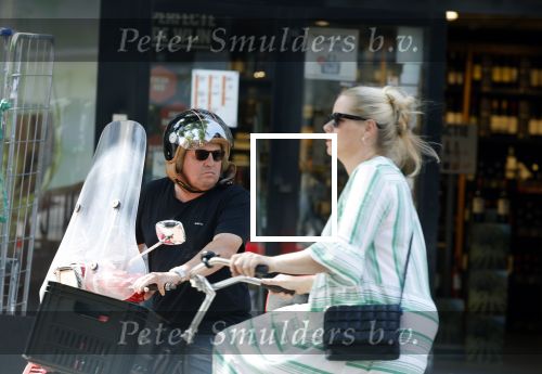 Amsterdam 18 juli 2022
Martijn Krabbe doet boodschappen op zijn vespa scooter