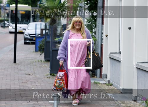 Alkmaar 7 juli 2022
Mary Borsato viert haar 77e verjaardag in eetcafe Pluim in Alkmaar.
Oa aanwezig Sylvana Borsato Romy Omtzigt Jacky Omtzigt Luca Borsato Jada Borsato Marco Borsato en Senna Borsato.