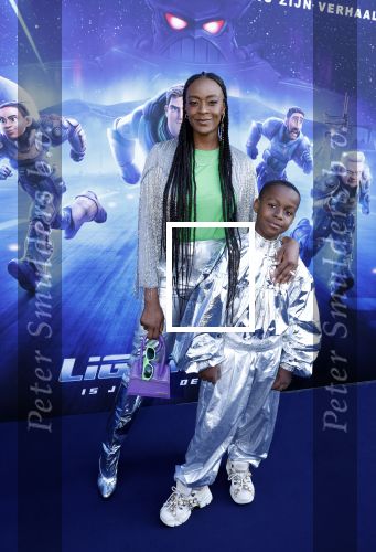 Amsterdam 12 juni 2022
Premiere Lightning (pixar) in Pathe Amsterdam noord.
Maureen Powel met haar zoon