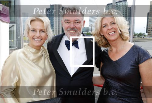 Amsterdam 25 juni 2022
Het damdiner tbv het aidsfonds wordt voor de 30e keer georganiseerd . Het vind dit jaar plaats in AFAS Live. Merlin melles met man en ...