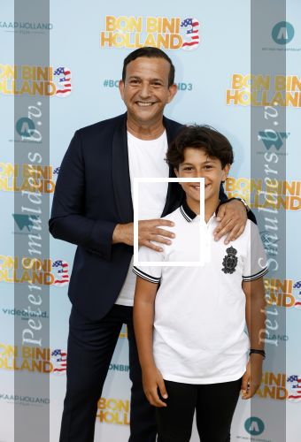 Rotterdam 26 juni 2022
Premiere Bon Bini 3 in Pathe Rotterdam.
Jandino Asporaat kwam met zijn vrouw en kinderen