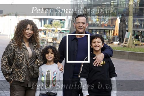 Amsterdam 27 maart 2022
Premiere Sonic in Pathe arena met in de hoofdrollen Najib Amhali Carolina Dijkhuizen .
Najib kwam met zijn vrouw Niama en hun zoons