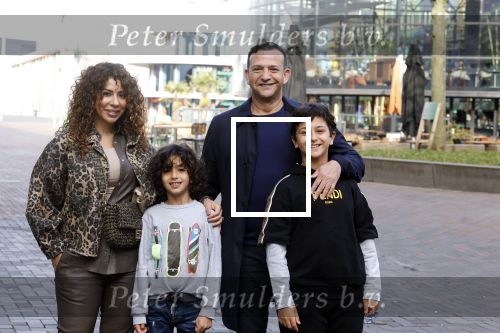 Amsterdam 27 maart 2022
Premiere Sonic in Pathe arena met in de hoofdrollen Najib Amhali Carolina Dijkhuizen .
Najib kwam met zijn vrouw Niama en hun zoons