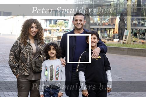 Amsterdam 27 maart 2022
Premiere Sonic in Pathe arena met in de hoofdrollen Najib Amhali Carolina Dijkhuizen .
Najib kwam met zijn vrouw Niama en hun zoons