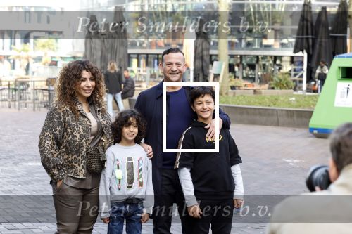 Amsterdam 27 maart 2022
Premiere Sonic in Pathe arena met in de hoofdrollen Najib Amhali Carolina Dijkhuizen .
Najib kwam met zijn vrouw Niama en hun zoons