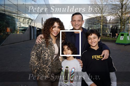Amsterdam 27 maart 2022
Premiere Sonic in Pathe arena met in de hoofdrollen Najib Amhali Carolina Dijkhuizen .
Najib kwam met zijn vrouw Niama en hun zoons