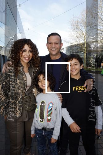 Amsterdam 27 maart 2022
Premiere Sonic in Pathe arena met in de hoofdrollen Najib Amhali Carolina Dijkhuizen .
Najib kwam met zijn vrouw Niama en hun zoons