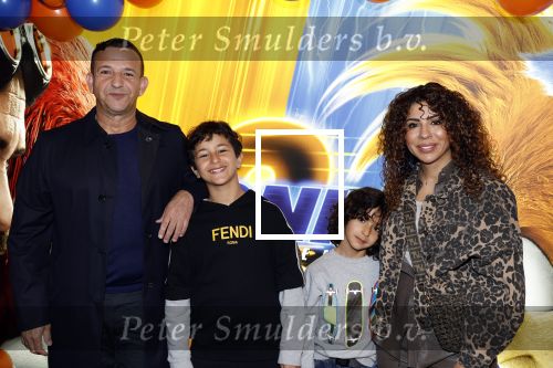 Amsterdam 27 maart 2022
Premiere Sonic in Pathe arena met in de hoofdrollen Najib Amhali Carolina Dijkhuizen .
Najib kwam met zijn vrouw Niama en hun zoons