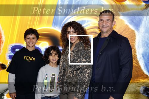 Amsterdam 27 maart 2022
Premiere Sonic in Pathe arena met in de hoofdrollen Najib Amhali Carolina Dijkhuizen .
Najib kwam met zijn vrouw Niama en hun zoons