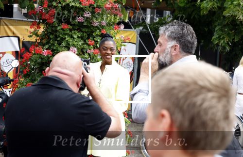Hilversum 25 juni 2022
Opening expositie William Rutten in het foto museum in Hilversum. Humberto Tan doet de officiele opening. Natacha Harlequin