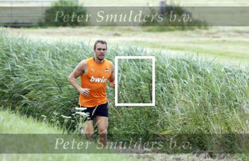 Uitdam 14 juli 2022
Niek Schrijvershof de nieuwe vriend van Katja Schuurman hard aan het lopen in de woonplaats van Katja