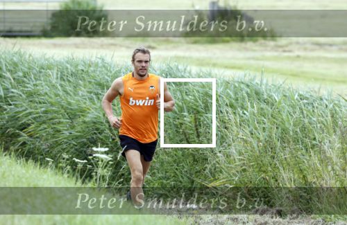 Uitdam 14 juli 2022
Niek Schrijvershof de nieuwe vriend van Katja Schuurman hard aan het lopen in de woonplaats van Katja