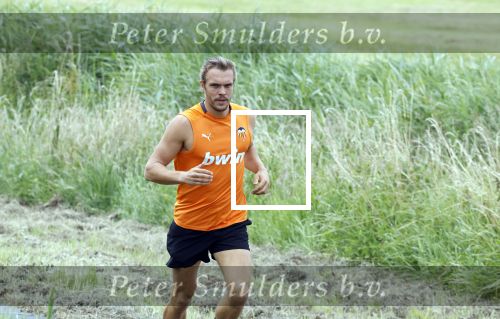 Uitdam 14 juli 2022
Niek Schrijvershof de nieuwe vriend van Katja Schuurman hard aan het lopen in de woonplaats van Katja